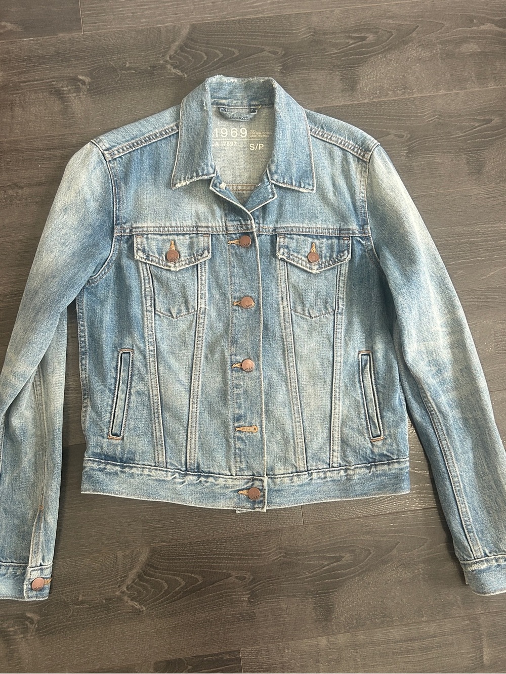 Gap 1969 Medium Wash Distressed Denim Trucker Jacket 2014 Y2K S/P⁠